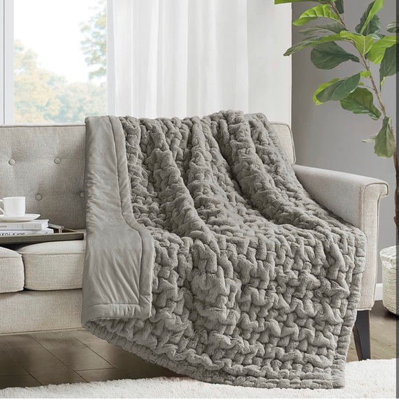 Madison Park 50"x60" Ruched Faux Fur Luxury Faux Mink Throw Blanket, Gray - Picture 3 of 8